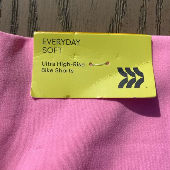 NWT all in motion target small baby pink biker shorts ultra high rise - Picture 5 of 7